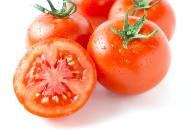 ミニトマト レジナの育て方のコツ レジナは支柱がいらないミニトマト プランター栽培におすすめ Balcofarm ベランダガーデニングのブログ